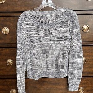 Old Navy Women's Black and White Knit Sweater